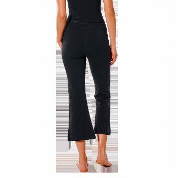 Rip Curl PREMIUM RIB CROPPED TROUSERS IN BLACK