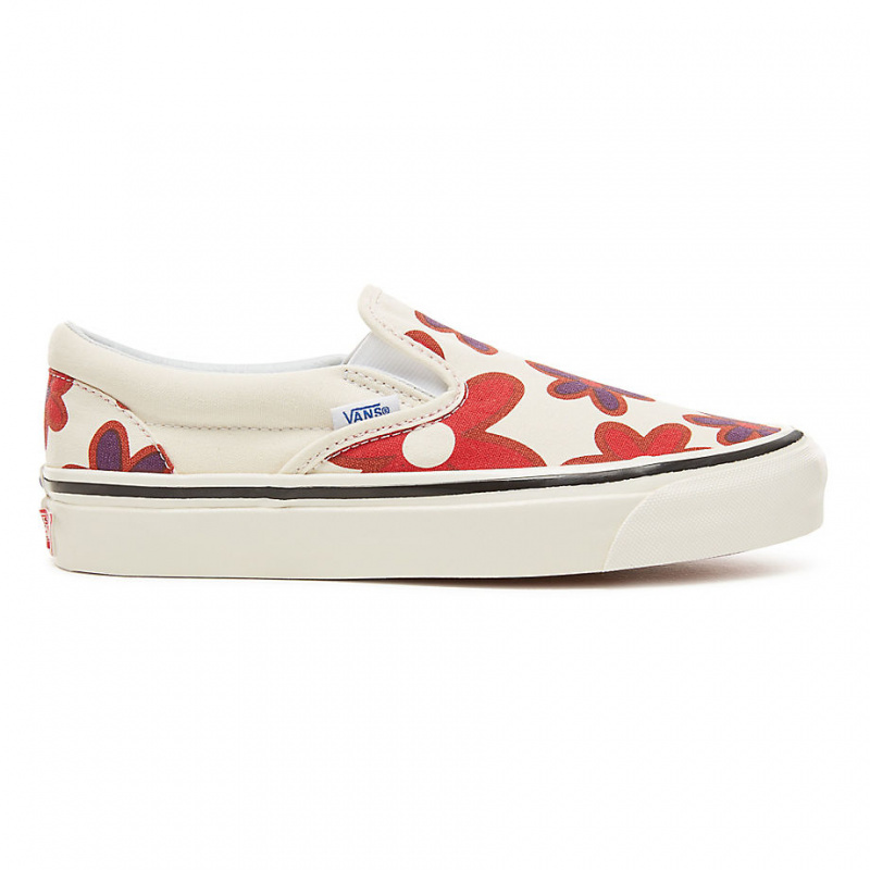 white slip on vans size 3.5