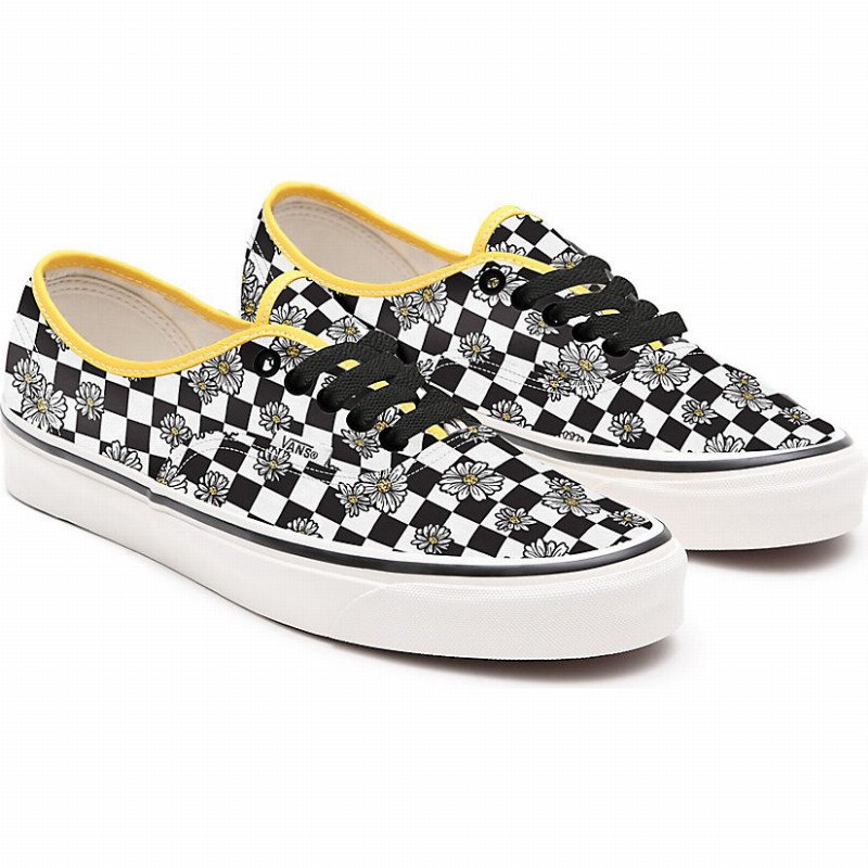 checkered daisy vans